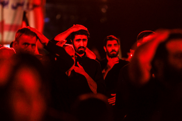 عزاداری شب سوم ماه محرم در میدان انقلاب تهران