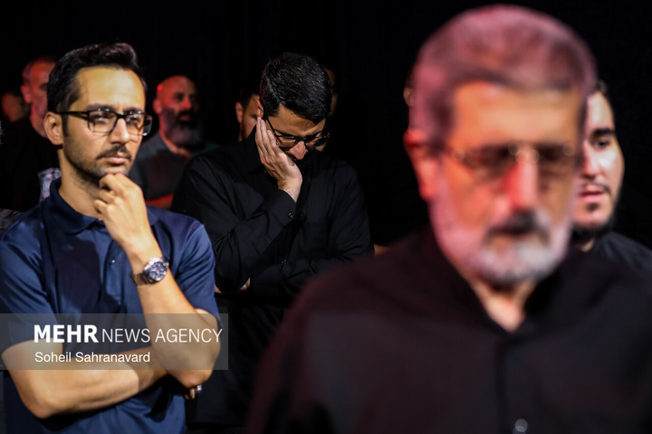 عزاداری شب پنجم محرم به نیابت از «رهبر شهید انقلاب»