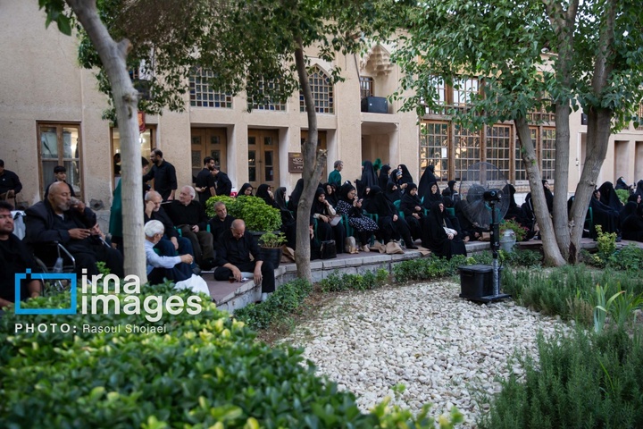 اقامه عزای حسین (علیه السلام) در خانه تاریخی شیخ الاسلام اصفهان