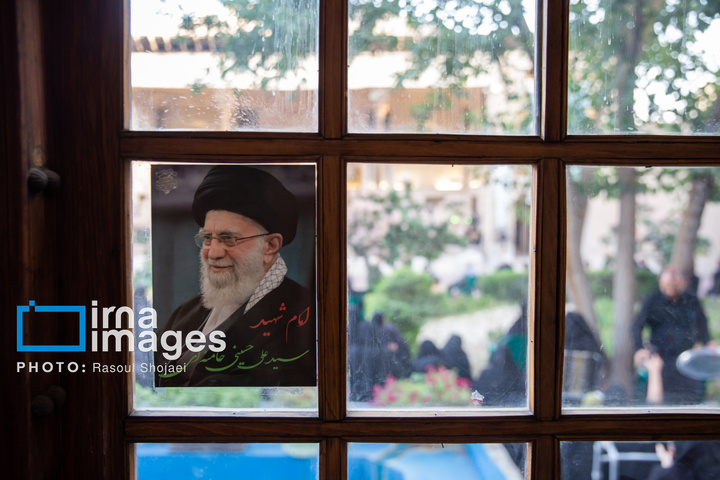 اقامه عزای حسین (علیه السلام) در خانه تاریخی شیخ الاسلام اصفهان