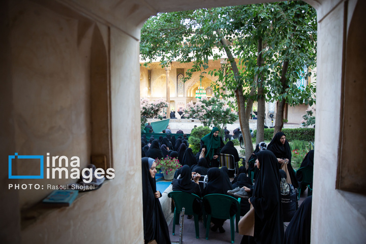 اقامه عزای حسین (علیه السلام) در خانه تاریخی شیخ الاسلام اصفهان