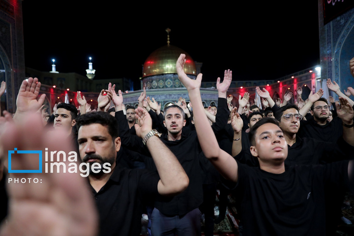 عزاداری هیات یزدی ها در صحن حرم رضوی