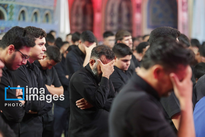 عزاداری هیات یزدی ها در صحن حرم رضوی