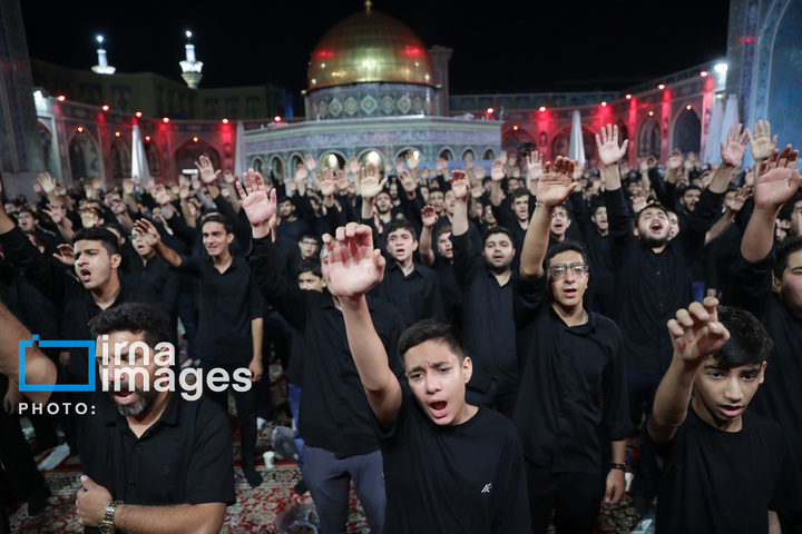عزاداری هیات یزدی ها در صحن حرم رضوی