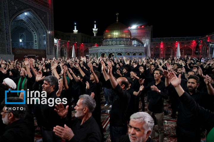 عزاداری هیات یزدی ها در صحن حرم رضوی