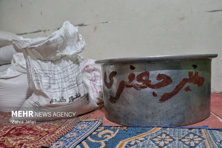 آیین پخت «حلیم جُم» در شهر فین هرمزگان