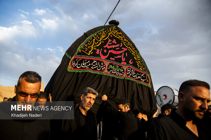 آیین عزاداری «زارِ خاک» در قلعه قورتان اصفهان