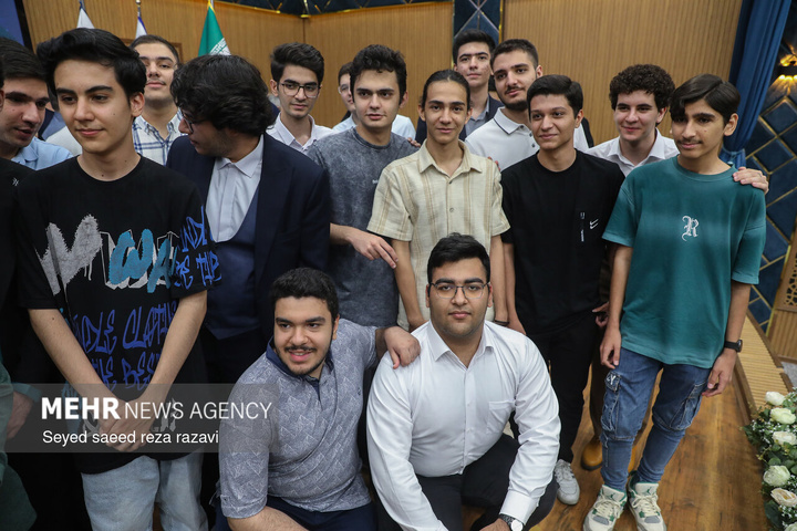 آیین رسمی بدرقه کاروان تیم‌های ملی المپیادهای علمی