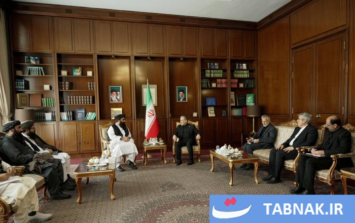 استقبال عراقچی از هیئت‌های خارجی در آیین ادای احترام به رهبر شهید