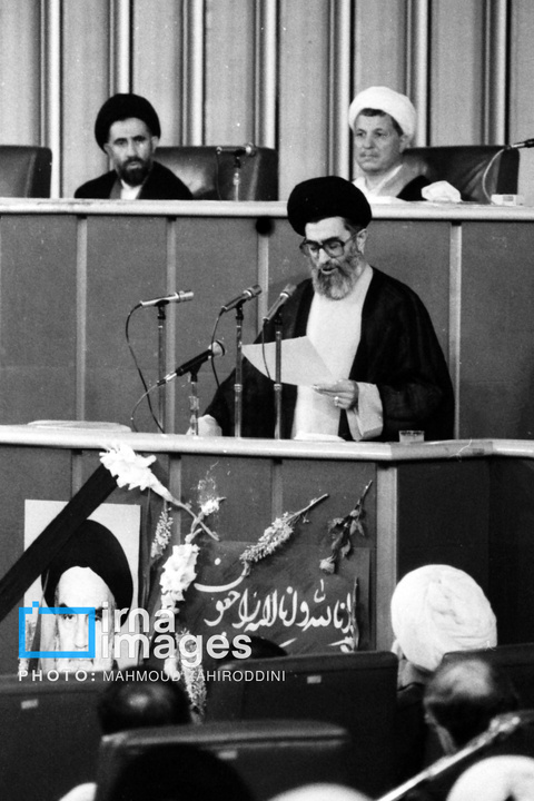 روایت تصویری رهبری آیت‌الله سید علی خامنه‌ای (۱۳۶۸ - ۱۳۷۲)