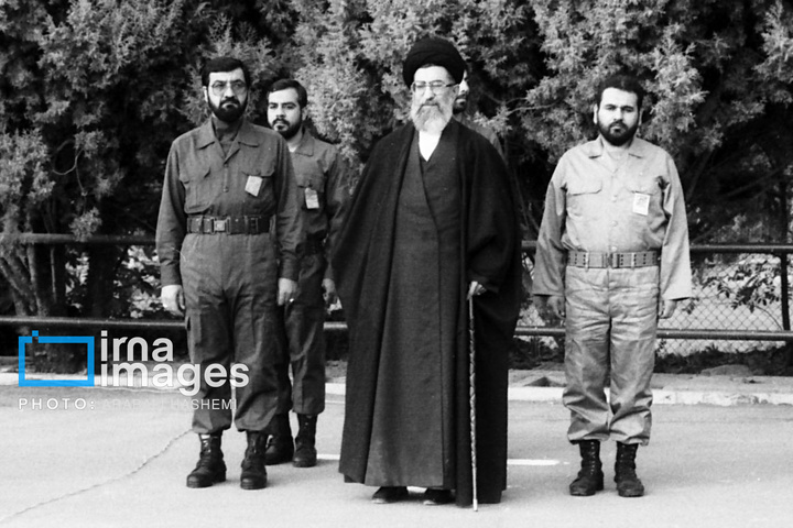 روایت تصویری رهبری آیت‌الله سید علی خامنه‌ای (۱۳۶۸ - ۱۳۷۲)