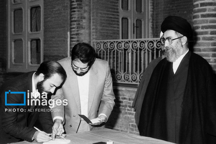 روایت تصویری رهبری آیت‌الله سید علی خامنه‌ای (۱۳۶۸ - ۱۳۷۲)