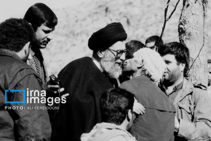 روایت تصویری رهبری آیت‌الله سید علی خامنه‌ای (۱۳۶۸ - ۱۳۷۲)