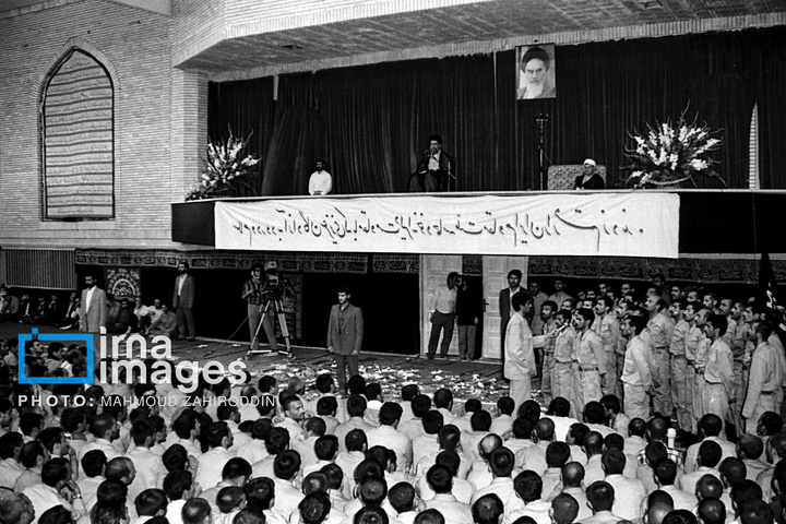 روایت تصویری رهبری آیت‌الله سید علی خامنه‌ای (۱۳۶۸ - ۱۳۷۲)