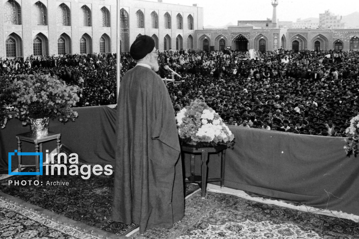 روایت تصویری رهبری آیت‌الله سید علی خامنه‌ای (۱۳۶۸ - ۱۳۷۲)
