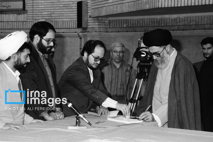 روایت تصویری رهبری آیت‌الله سید علی خامنه‌ای (۱۳۶۸ - ۱۳۷۲)