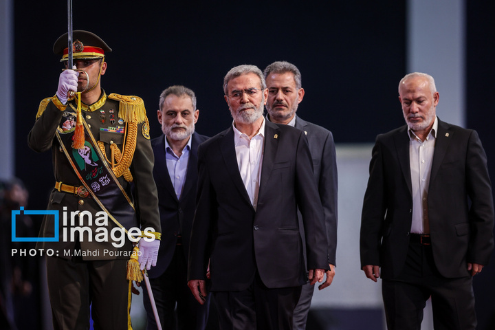 مراسم ادای احترام به پیکر رهبر شهید انقلاب با حضور سران سه قوه