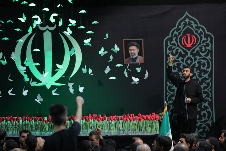 مراسم وداع با رهبر شهید انقلاب اسلامی در جوار حسینیه امام خمینی (ره)