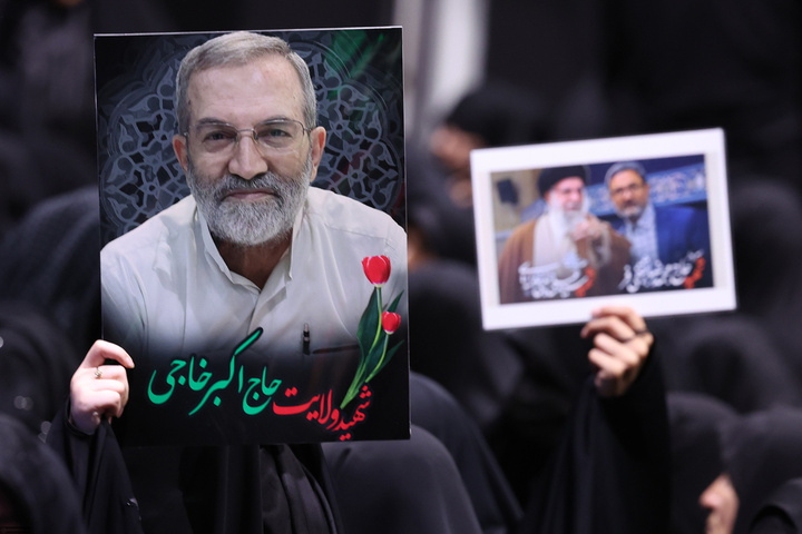 مراسم وداع با رهبر شهید انقلاب اسلامی در جوار حسینیه امام خمینی (ره)