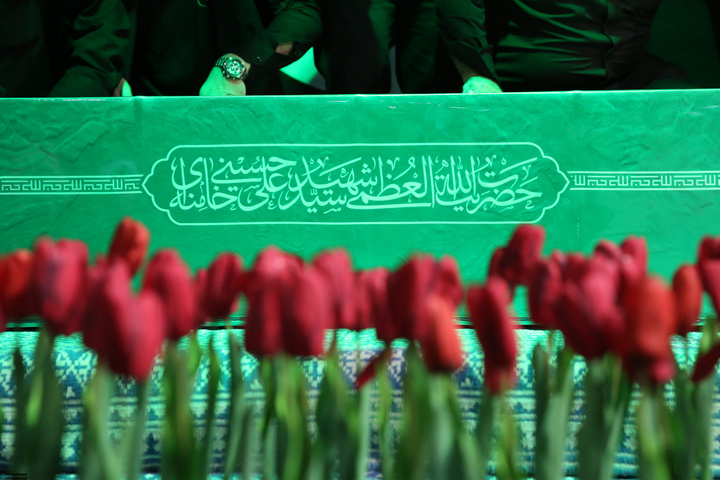 مراسم وداع با رهبر شهید انقلاب اسلامی در جوار حسینیه امام خمینی (ره)