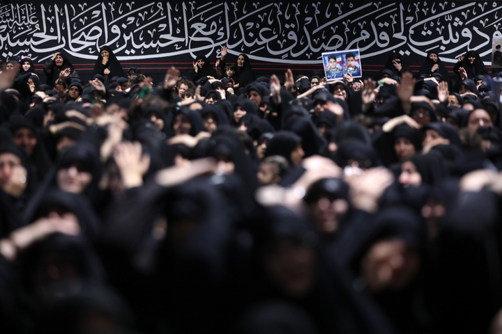 مراسم وداع با رهبر شهید انقلاب اسلامی در جوار حسینیه امام خمینی (ره)