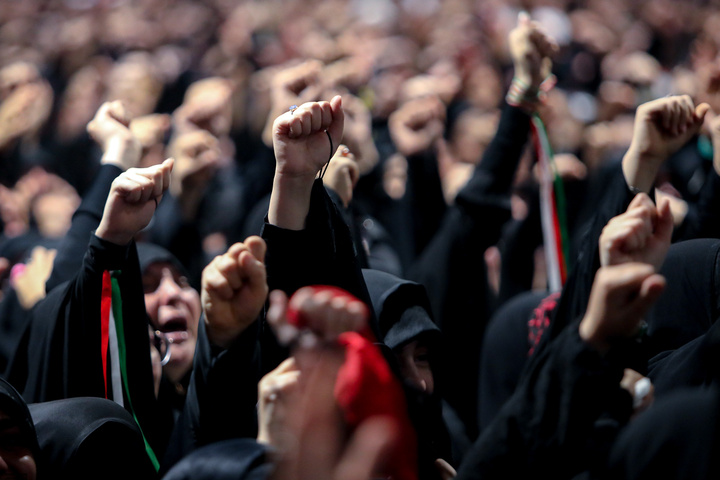 مراسم وداع با رهبر شهید انقلاب اسلامی در جوار حسینیه امام خمینی (ره)