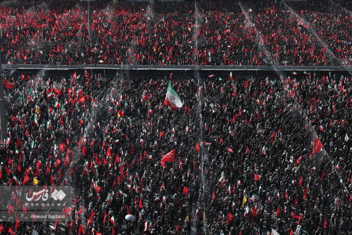 اقامه نماز بر پیکر مطهر قائد شهید امت