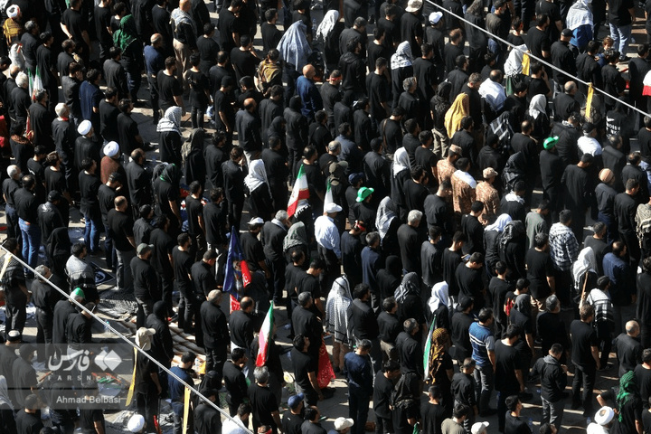 اقامه نماز بر پیکر مطهر قائد شهید امت