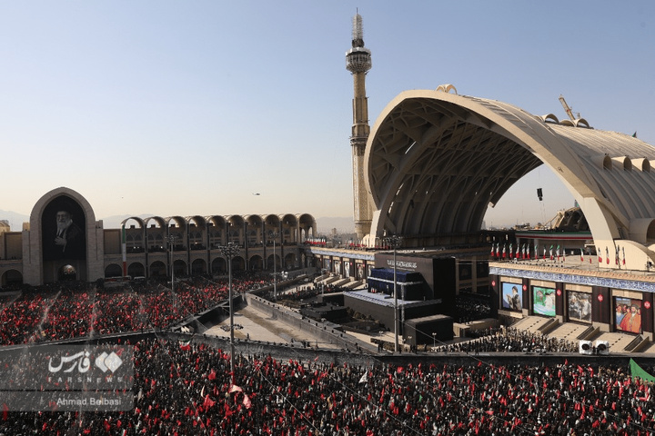 اقامه نماز بر پیکر مطهر قائد شهید امت