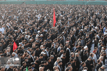 اقامه نماز بر پیکر رهبر شهید انقلاب در مسجد مقدس جمکران