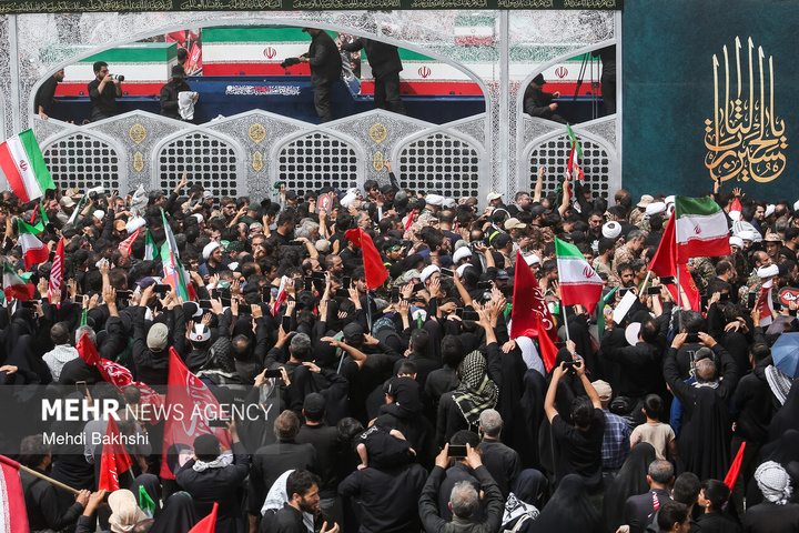 تشییع پیکر مطهر رهبر شهید انقلاب در قم - ۱