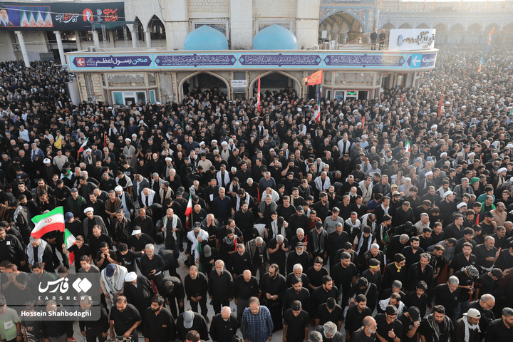 اقامه نماز بر پیکر رهبر شهید انقلاب در مسجد مقدس جمکران