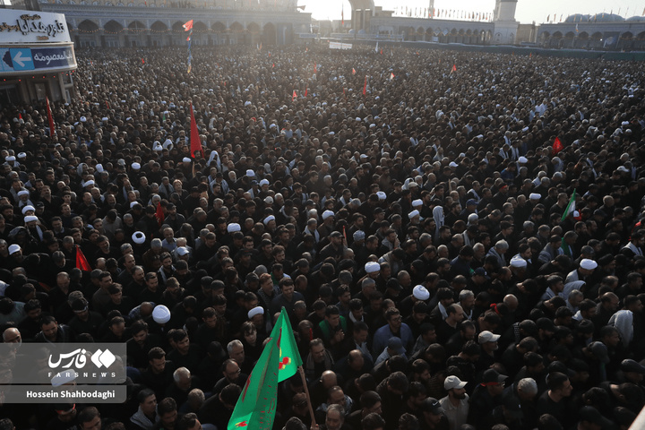 اقامه نماز بر پیکر رهبر شهید انقلاب در مسجد مقدس جمکران