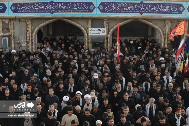 اقامه نماز بر پیکر رهبر شهید انقلاب در مسجد مقدس جمکران