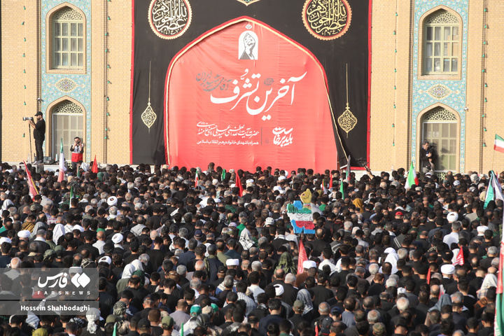 اقامه نماز بر پیکر رهبر شهید انقلاب در مسجد مقدس جمکران