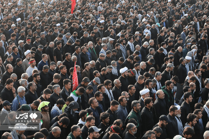اقامه نماز بر پیکر رهبر شهید انقلاب در مسجد مقدس جمکران