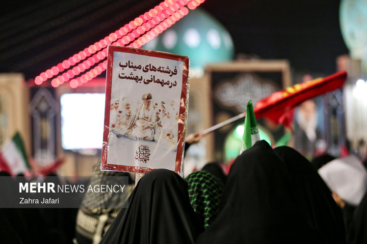 مسجد جمکران در شب تشییع پیکر «آقای شهید ایران»