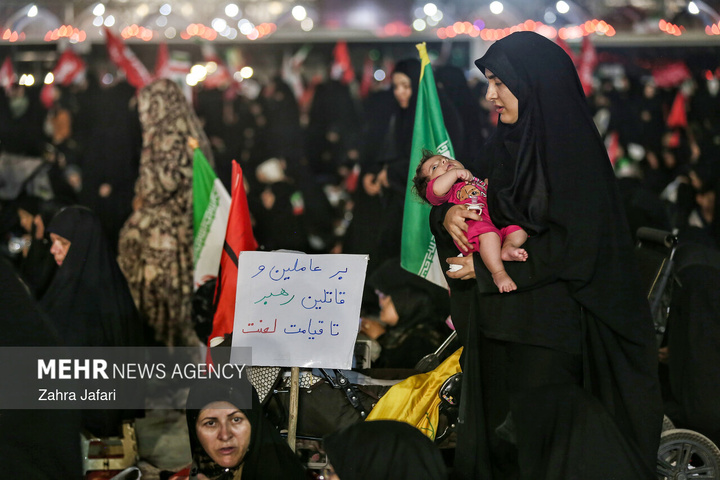 مسجد جمکران در شب تشییع پیکر «آقای شهید ایران»