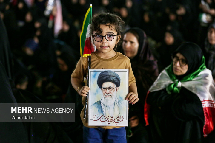 مسجد جمکران در شب تشییع پیکر «آقای شهید ایران»
