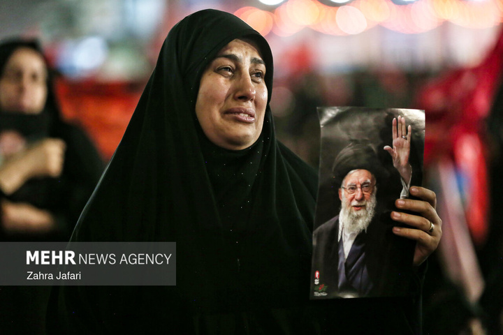 مسجد جمکران در شب تشییع پیکر «آقای شهید ایران»