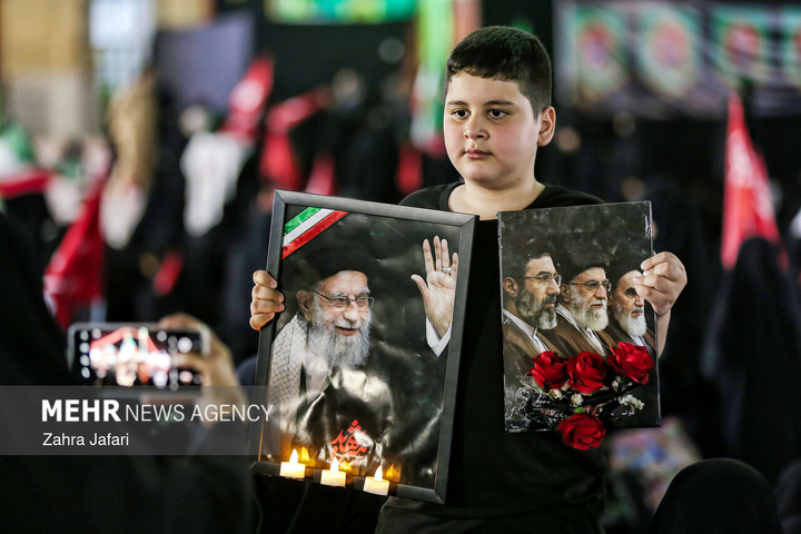 مسجد جمکران در شب تشییع پیکر «آقای شهید ایران»