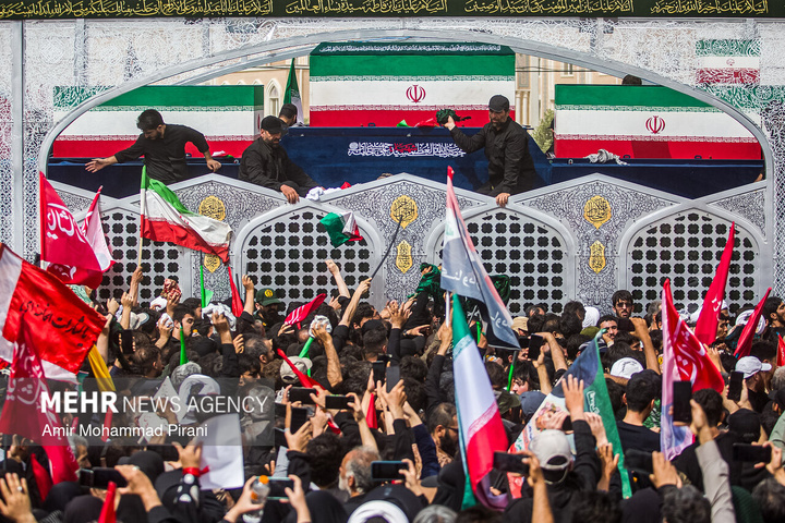 تشییع پیکر مطهر رهبر شهید انقلاب در قم - ۲