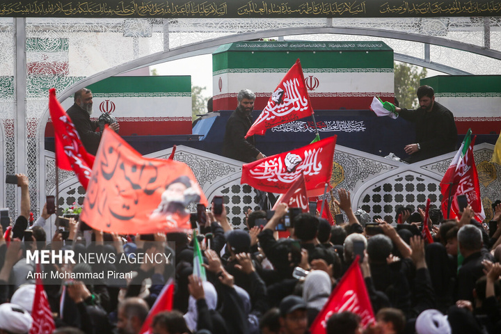 تشییع پیکر مطهر رهبر شهید انقلاب در قم - ۲