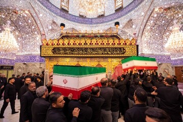 پیکرهای مطهر خانواده امام شهید، در جوار ضریح مطهر حضرت ابالفضل العباس (علیه‌السلام)