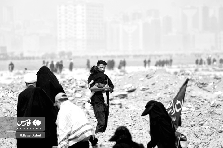 قم، غرق در سوگ؛ بدرقه باشکوه رهبر شهید انقلاب در میان خیل عزاداران