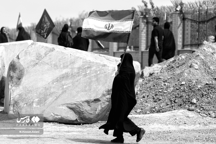 قم، غرق در سوگ؛ بدرقه باشکوه رهبر شهید انقلاب در میان خیل عزاداران