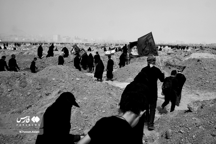 قم، غرق در سوگ؛ بدرقه باشکوه رهبر شهید انقلاب در میان خیل عزاداران