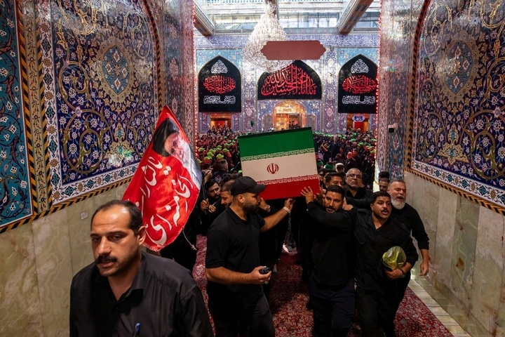 پیکرهای مطهر خانواده امام شهید، در جوار ضریح مطهر حضرت ابالفضل العباس (علیه‌السلام)