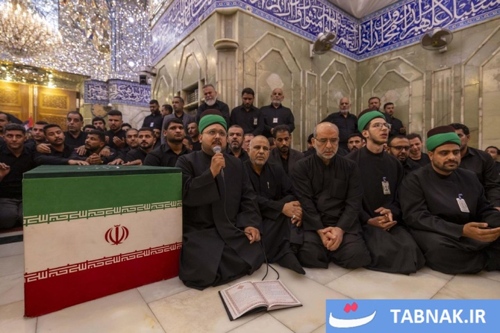 طواف پیکر شهدای خانواده رهبر شهید در جوار ضریح امام علی (علیه السلام)، سیدالشهدا (علیه السلام) و حضرت عباس (علیه السلام)