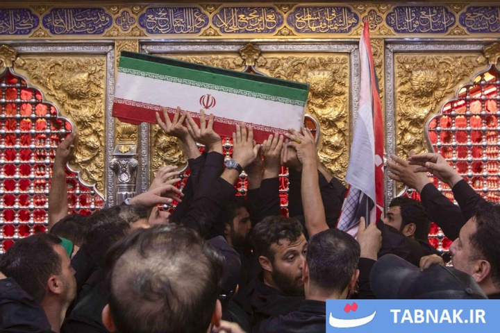 طواف پیکر شهدای خانواده رهبر شهید در جوار ضریح امام علی (علیه السلام)، سیدالشهدا (علیه السلام) و حضرت عباس (علیه السلام)